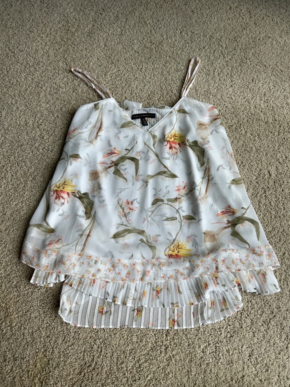 WHITE HOUSE, BLACK MARKET FLORAL SPLIT BACK TANK TOP - Picture 4 of 5